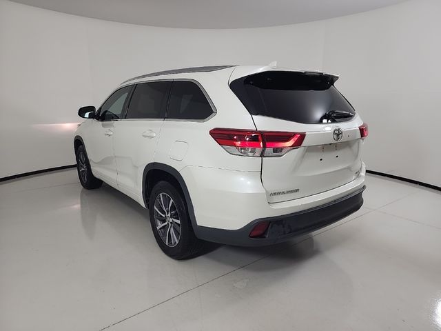 2017 Toyota Highlander SE