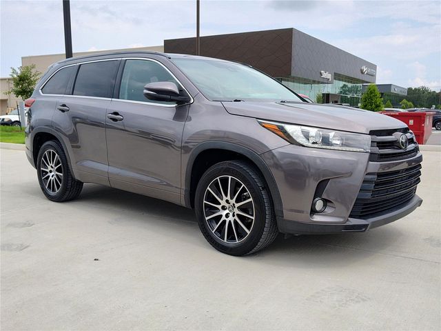 2017 Toyota Highlander SE