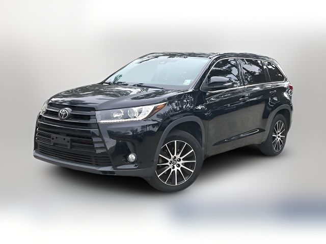 2017 Toyota Highlander SE