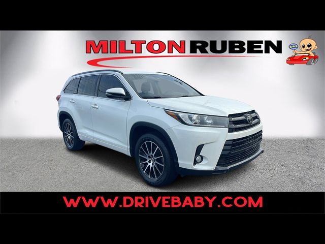 2017 Toyota Highlander SE