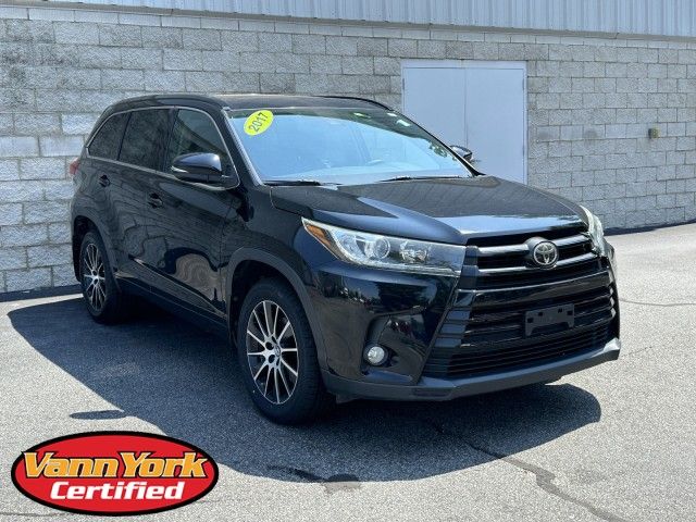 2017 Toyota Highlander SE