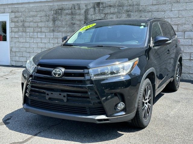 2017 Toyota Highlander SE