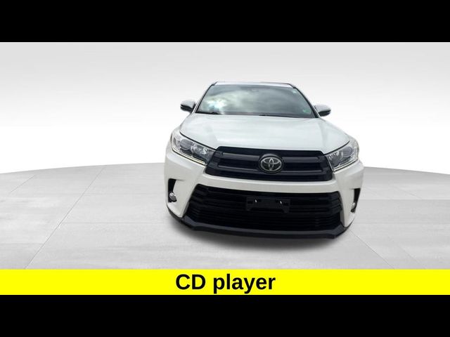 2017 Toyota Highlander SE