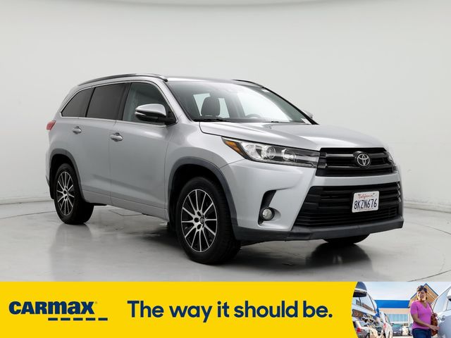 2017 Toyota Highlander SE