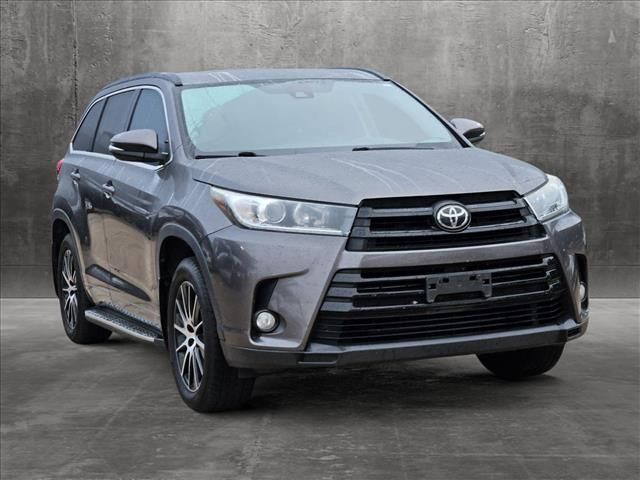 2017 Toyota Highlander SE