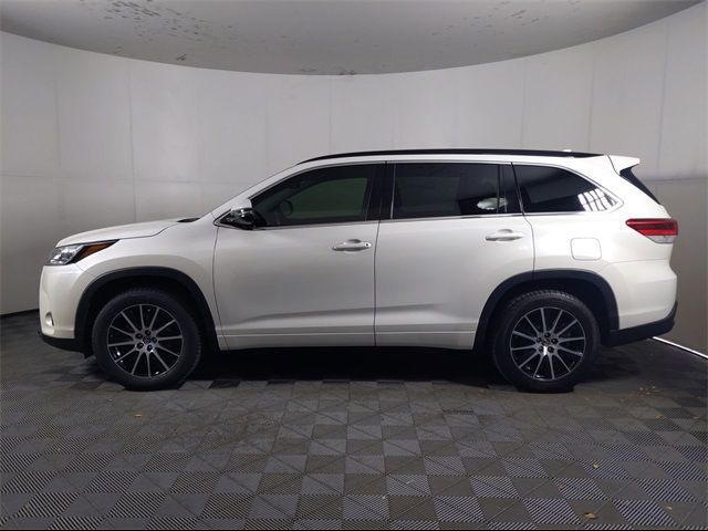 2017 Toyota Highlander SE