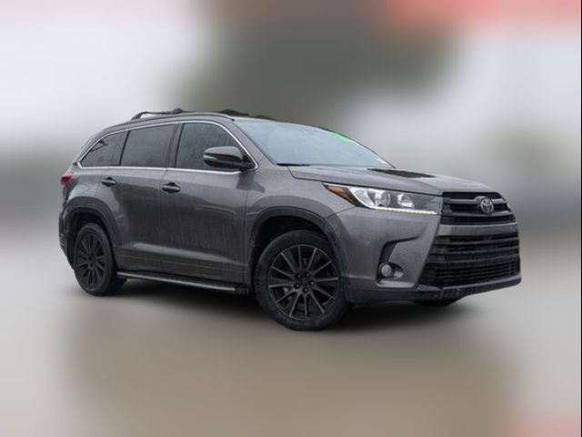 2017 Toyota Highlander SE