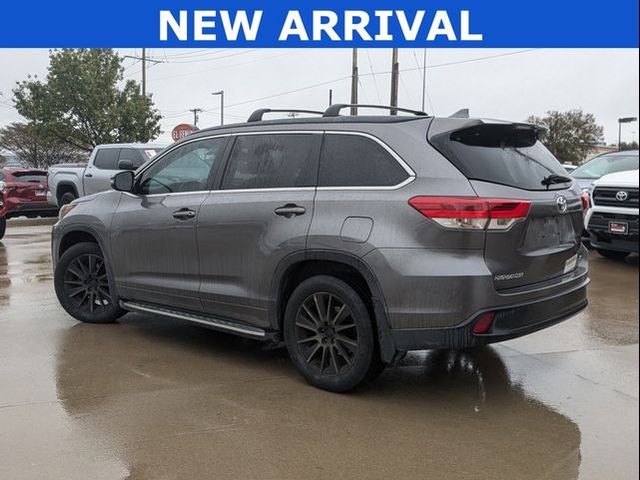 2017 Toyota Highlander SE