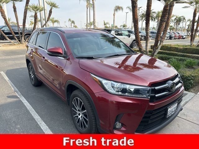 2017 Toyota Highlander SE