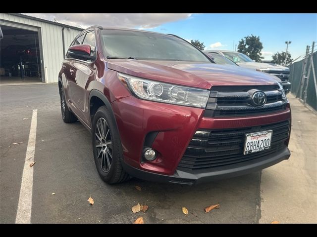 2017 Toyota Highlander SE