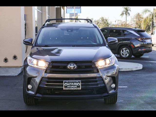 2017 Toyota Highlander SE