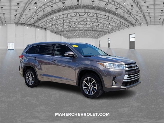 2017 Toyota Highlander SE