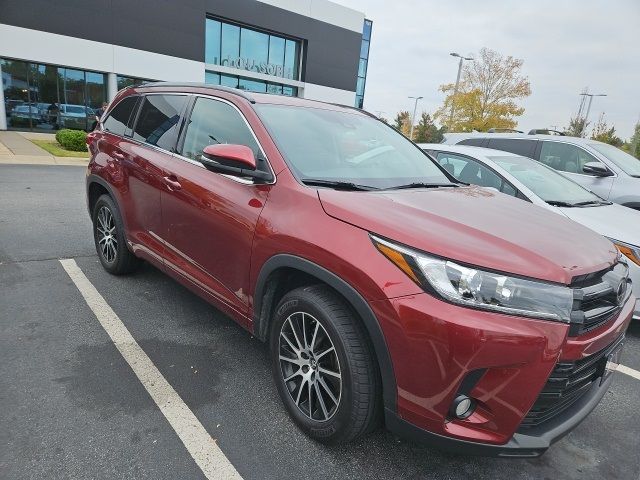 2017 Toyota Highlander SE