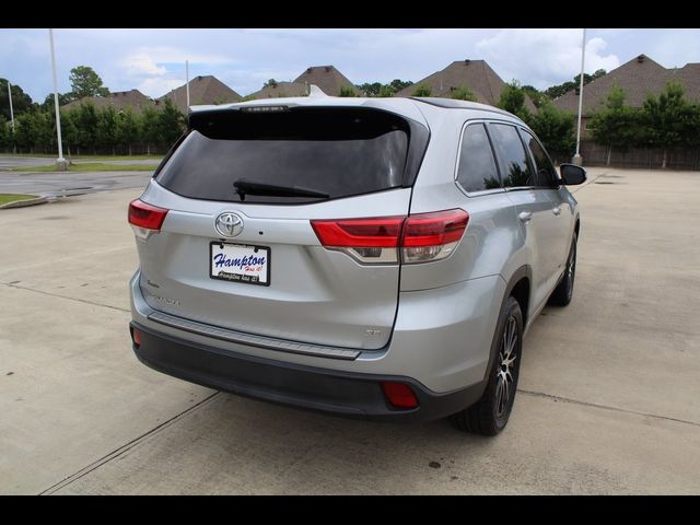 2017 Toyota Highlander SE