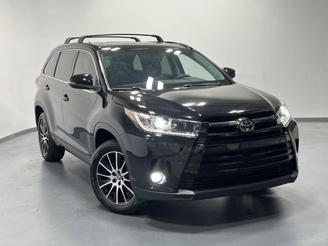 2017 Toyota Highlander SE