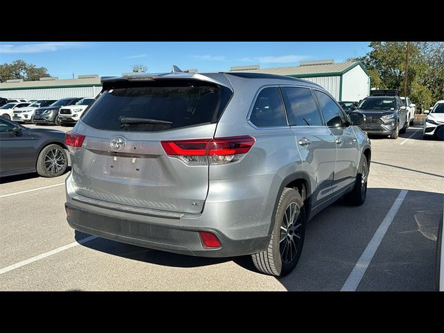 2017 Toyota Highlander SE