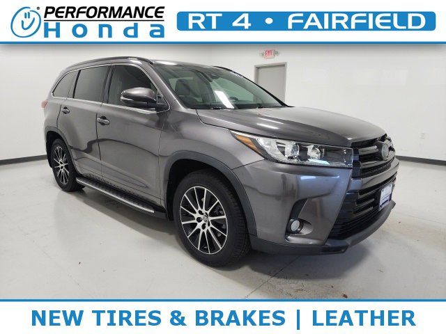 2017 Toyota Highlander SE