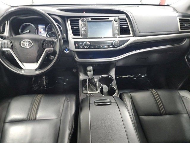 2017 Toyota Highlander SE