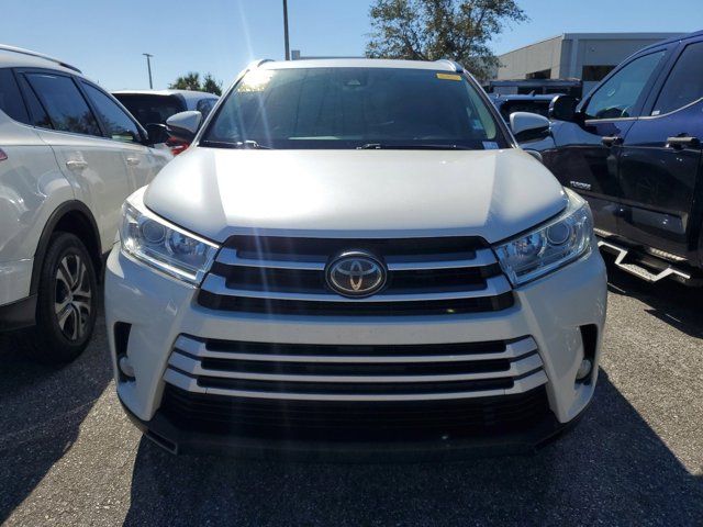 2017 Toyota Highlander SE