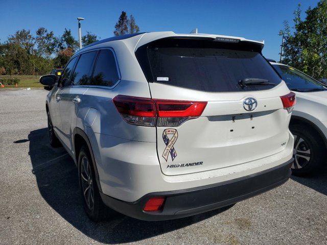 2017 Toyota Highlander SE