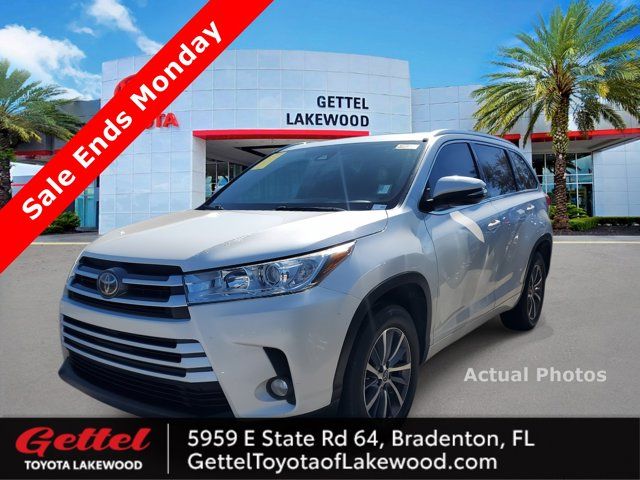 2017 Toyota Highlander SE