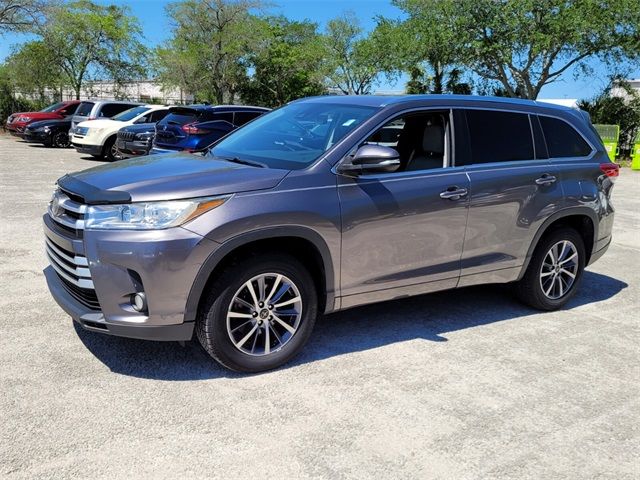 2017 Toyota Highlander SE