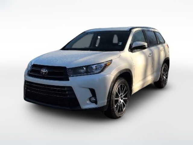 2017 Toyota Highlander SE