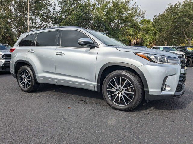 2017 Toyota Highlander SE