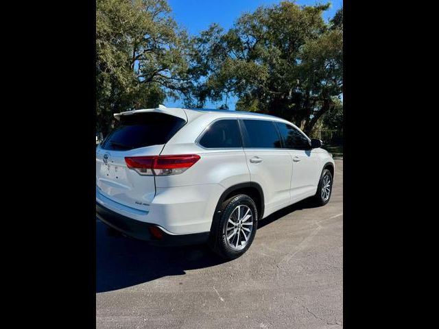 2017 Toyota Highlander SE