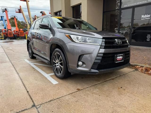 2017 Toyota Highlander SE