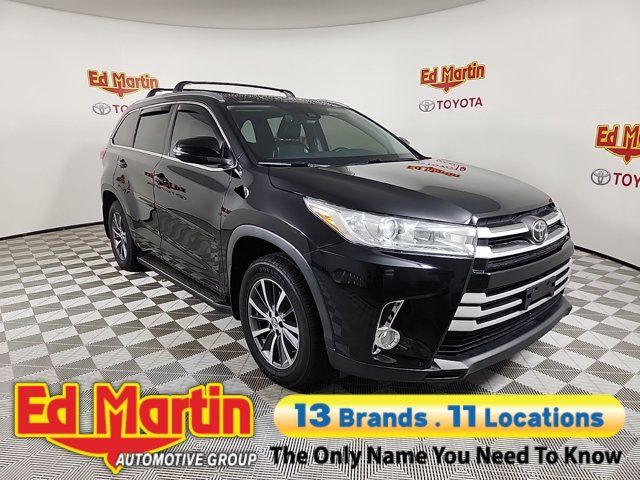 2017 Toyota Highlander SE