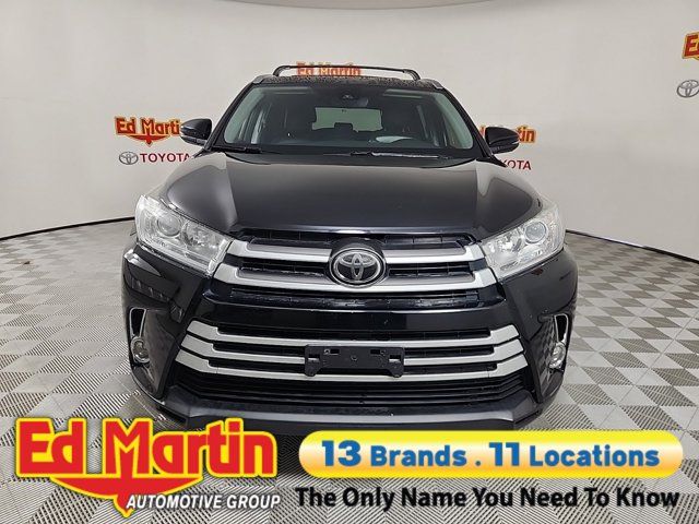 2017 Toyota Highlander SE