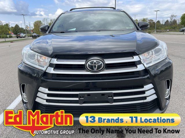 2017 Toyota Highlander SE