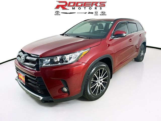 2017 Toyota Highlander SE