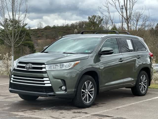 Used 2017 Toyota Highlander SUV For Sale in Pittsburgh, PA | Auto Navigator