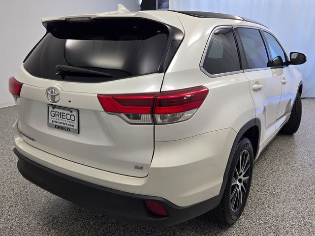 2017 Toyota Highlander SE