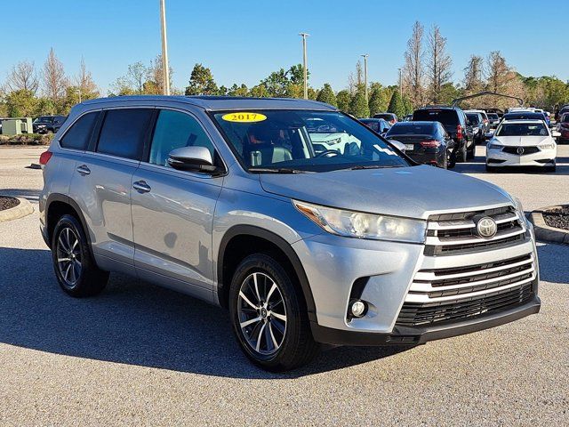 2017 Toyota Highlander SE
