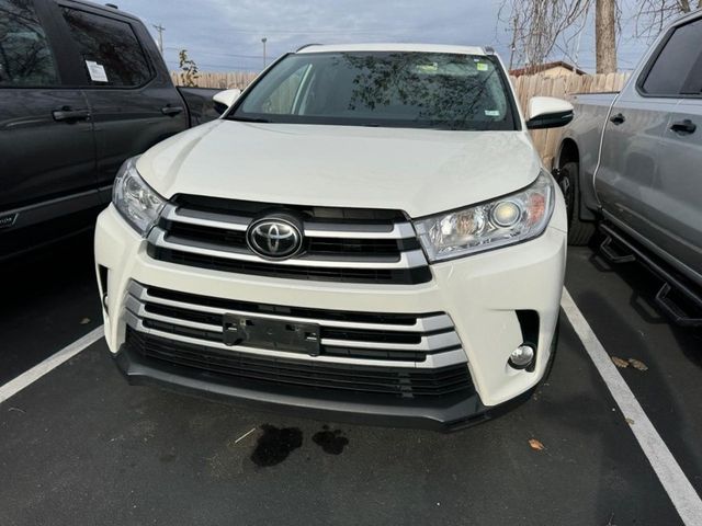 2017 Toyota Highlander 