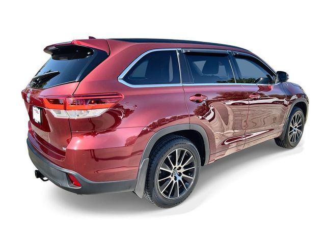 2017 Toyota Highlander SE