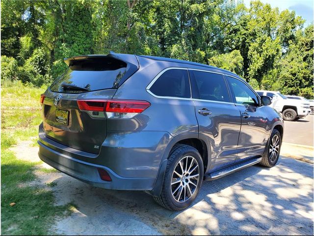 2017 Toyota Highlander SE