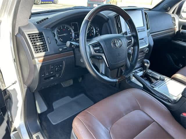 2017 Toyota Land Cruiser Base