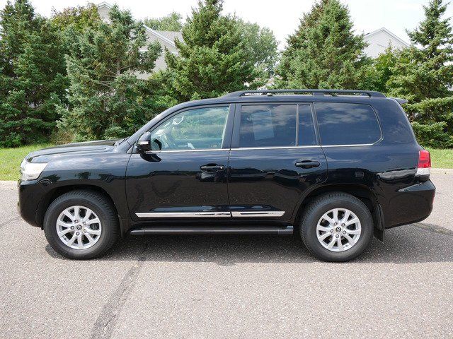 2017 Toyota Land Cruiser Base