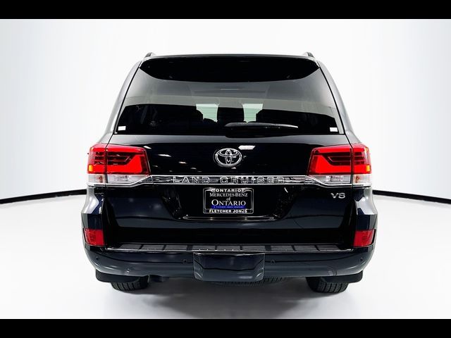 2017 Toyota Land Cruiser Base