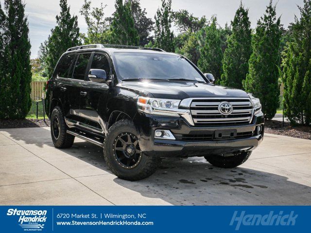 2017 Toyota Land Cruiser Base