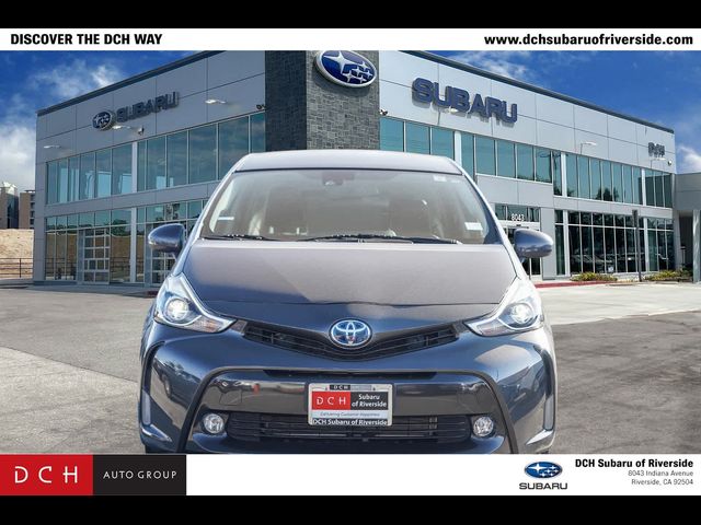 2017 Toyota Prius v Five