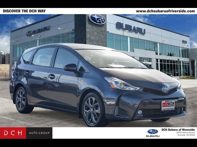 2017 Toyota Prius v Five