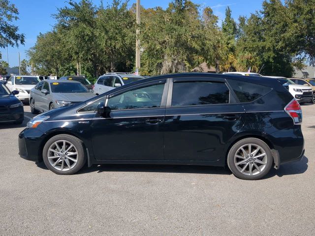 2017 Toyota Prius v Five