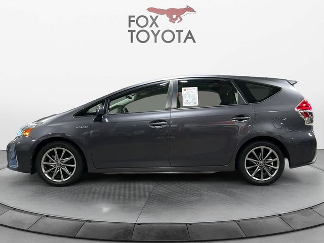 2017 Toyota Prius v Five