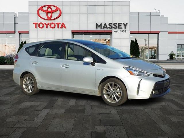 2017 Toyota Prius v Five