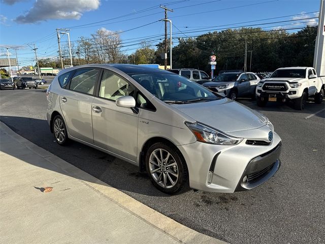 2017 Toyota Prius v Five